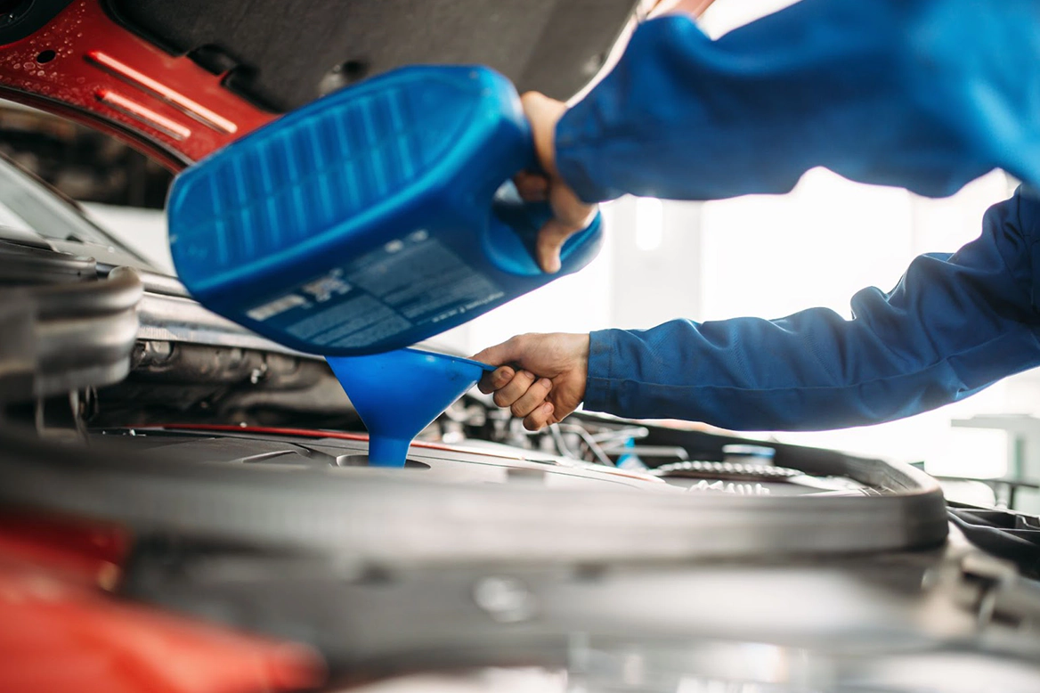 How Oil Changes in Omaha Maintain Your Vehicle’s Engine